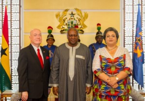 President Mahama flanked by Ambassador Jackson and Hanna Tetteh, Minister for Foreign Affairs & Regional Integration