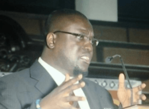 Dr Lloyd Amoah