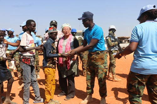 UN peacekeepers hold fun-day for displaced children 