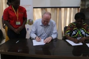 Exporter-outgrower financial product agreement signed