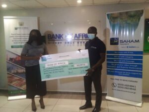 Saham Insurance presents GH¢468,493.13 to two victims of Makola fire incident 
