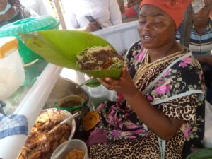 Leaves for food packaging are healthy – Dietician