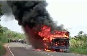 Passengers on bus escape unhurt from fire  
