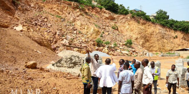 Deputy Minister of Lands stops illegal quarries inside earthquake areas