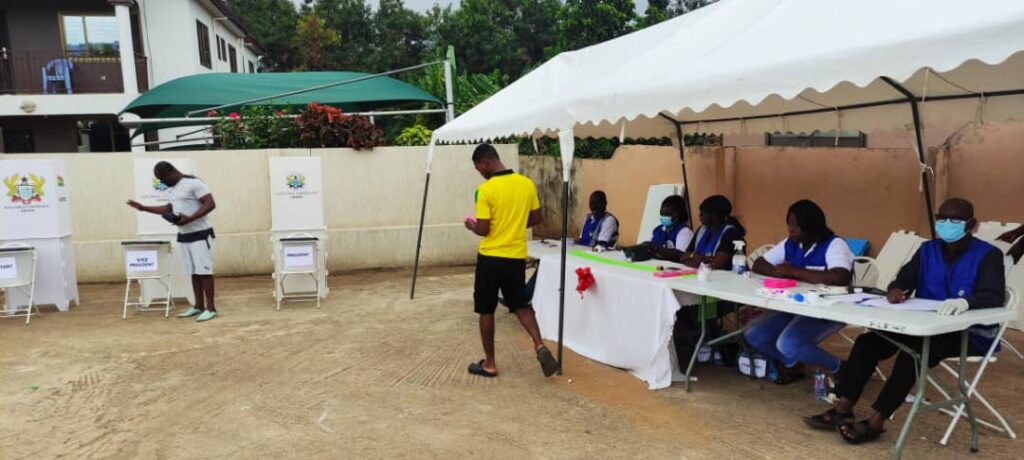 Residents of Oak Villa Estates pilot Ghana Card voting