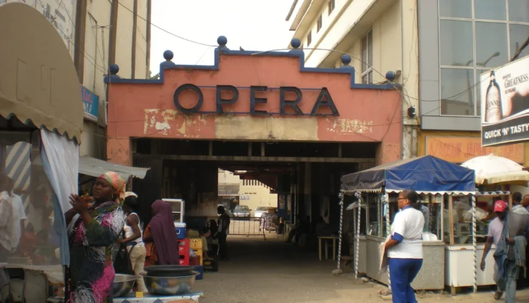 Opera cinema