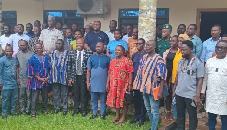 Social E-Vehicle Dissemination