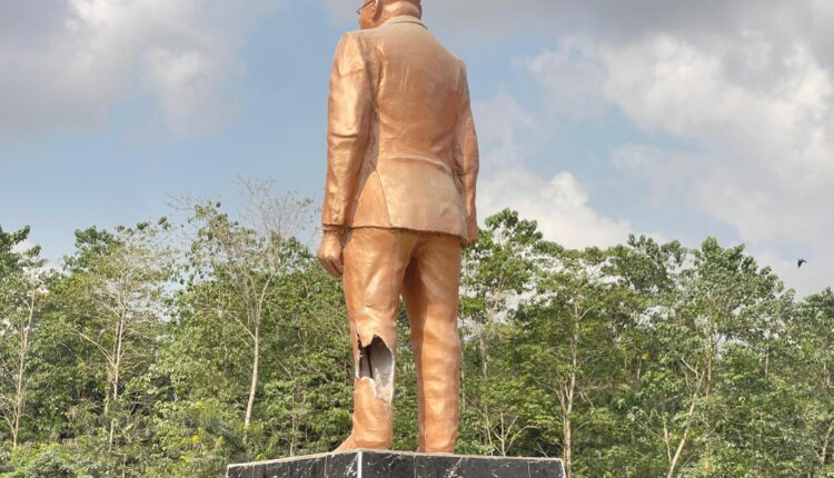 Social Statue Damage